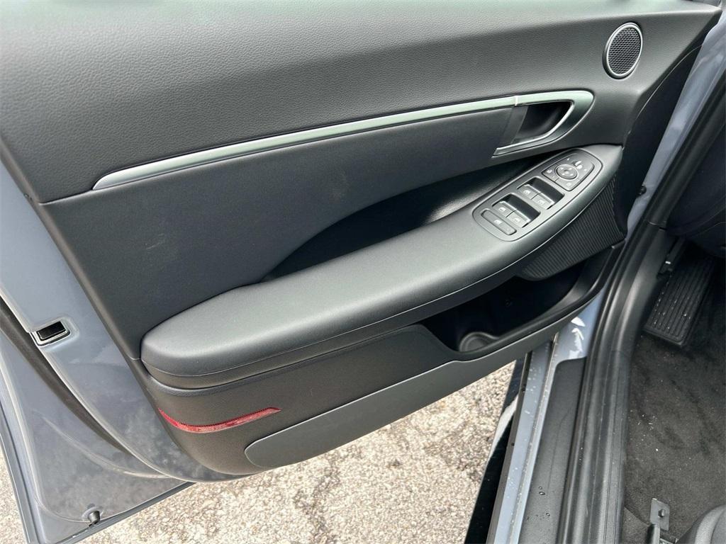 new 2025 Hyundai Sonata Hybrid car, priced at $30,538