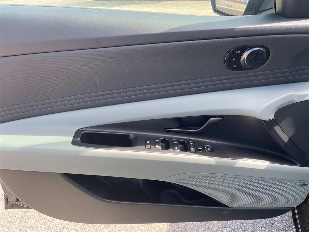 new 2025 Hyundai ELANTRA HEV car, priced at $25,852