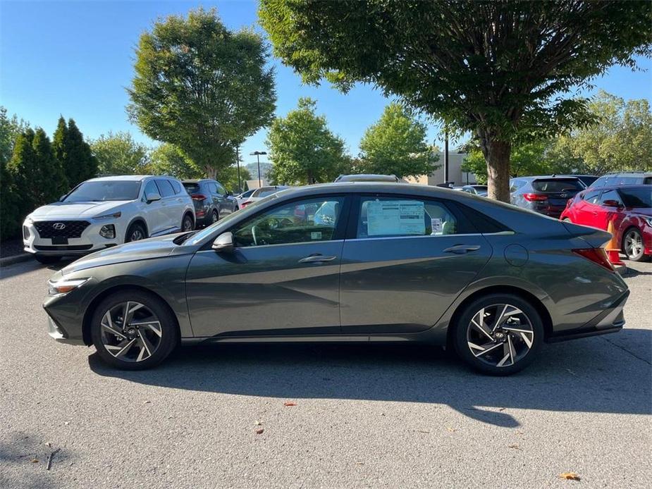 new 2025 Hyundai Elantra car, priced at $27,411