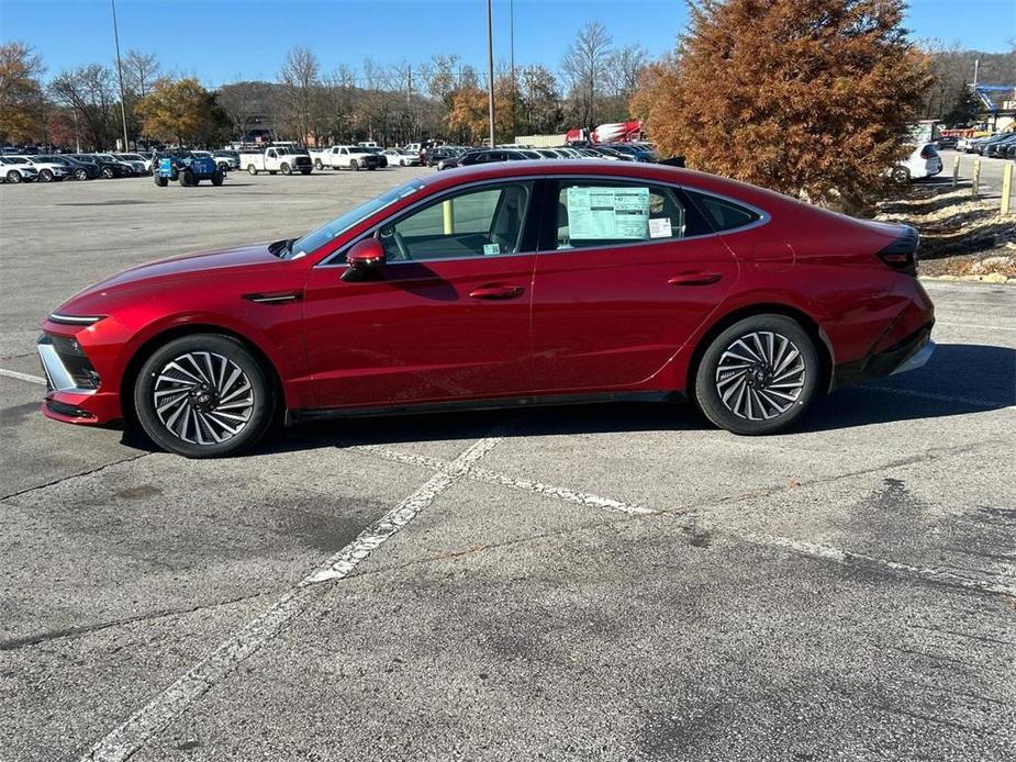 new 2025 Hyundai Sonata Hybrid car, priced at $33,230