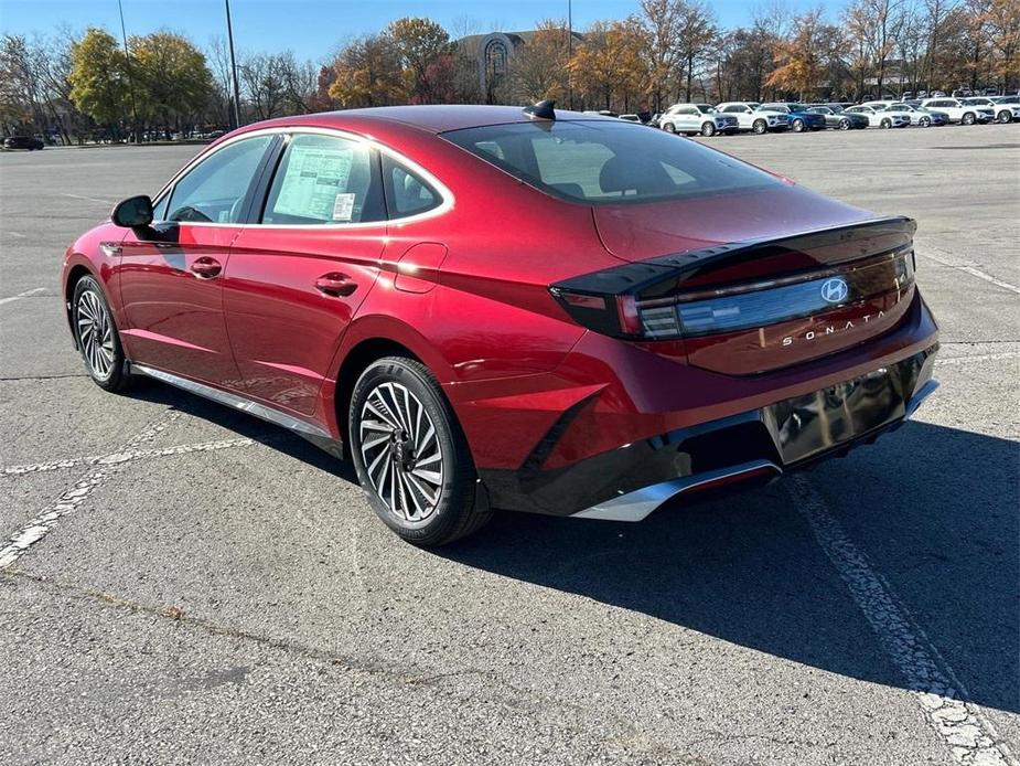 new 2025 Hyundai Sonata Hybrid car, priced at $33,230