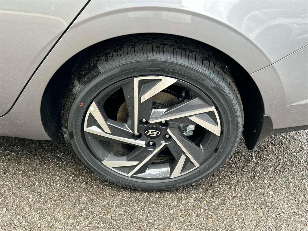 new 2025 Hyundai ELANTRA HEV car, priced at $26,780