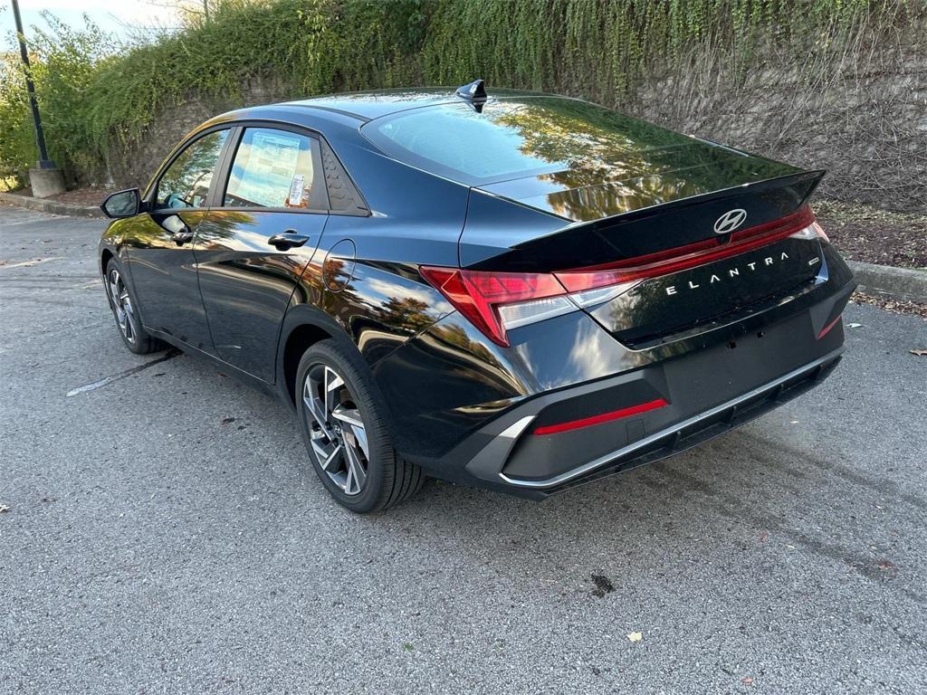 new 2025 Hyundai Elantra HEV car, priced at $27,950