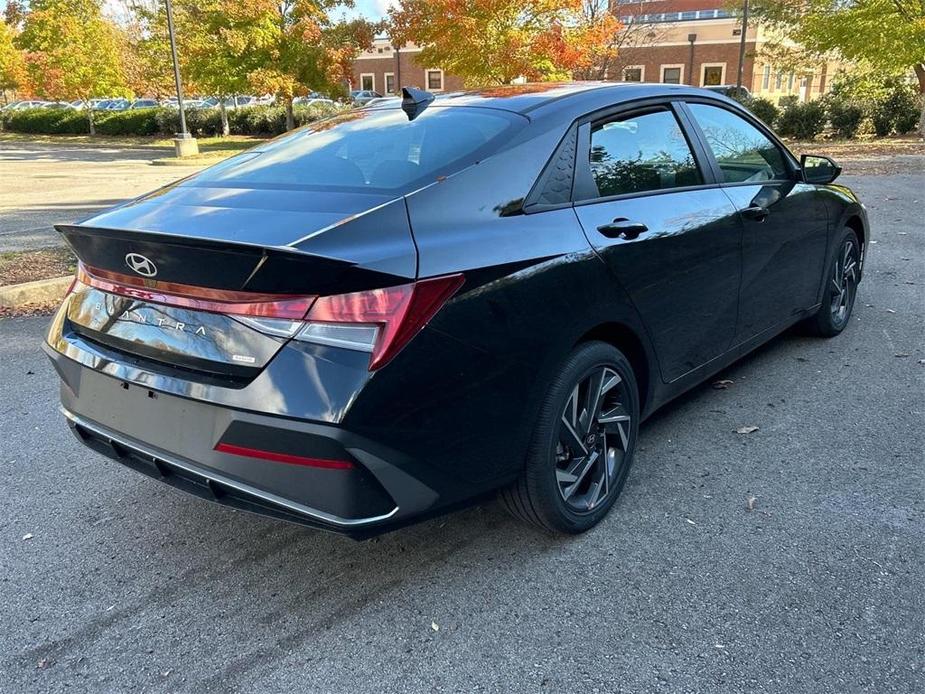 new 2025 Hyundai Elantra HEV car, priced at $27,950