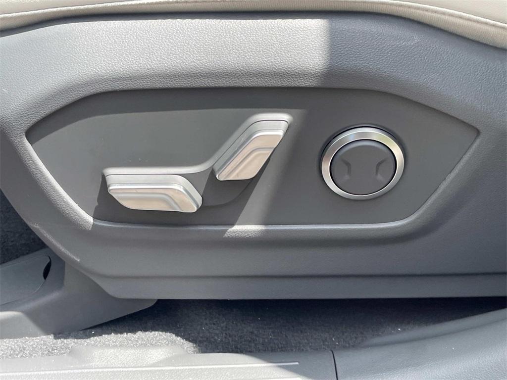 new 2025 Hyundai Santa Fe car, priced at $34,507