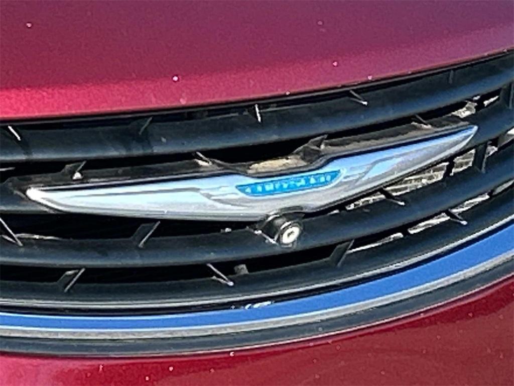 used 2018 Chrysler Pacifica Hybrid car, priced at $17,921