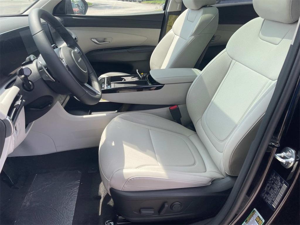 new 2025 Hyundai TUCSON Hybrid car, priced at $31,906