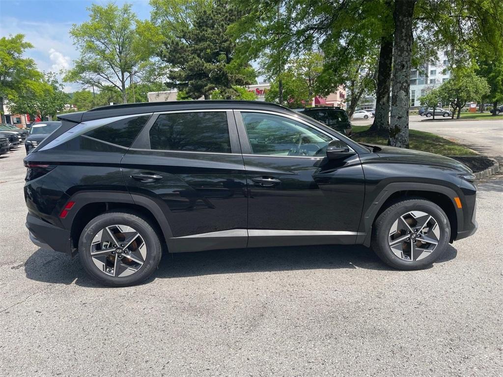 new 2025 Hyundai TUCSON Hybrid car, priced at $31,906