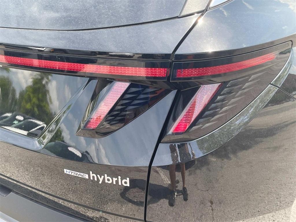 new 2025 Hyundai TUCSON Hybrid car, priced at $31,906