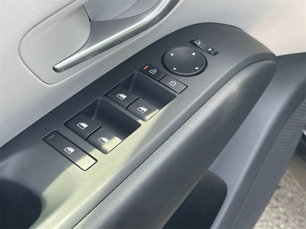 new 2025 Hyundai TUCSON Hybrid car, priced at $31,906