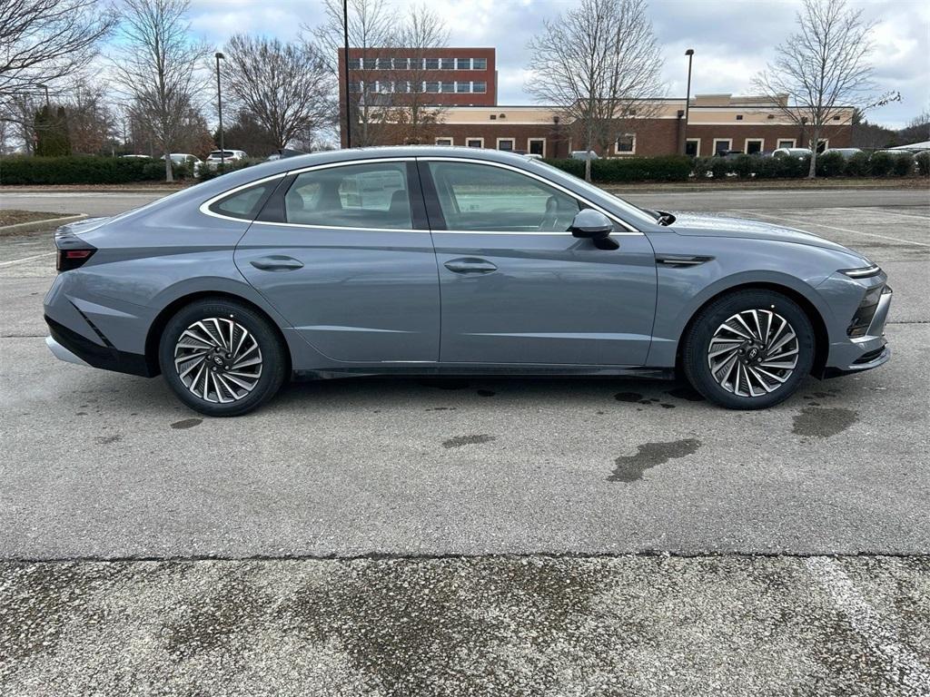 new 2025 Hyundai Sonata Hybrid car, priced at $31,845