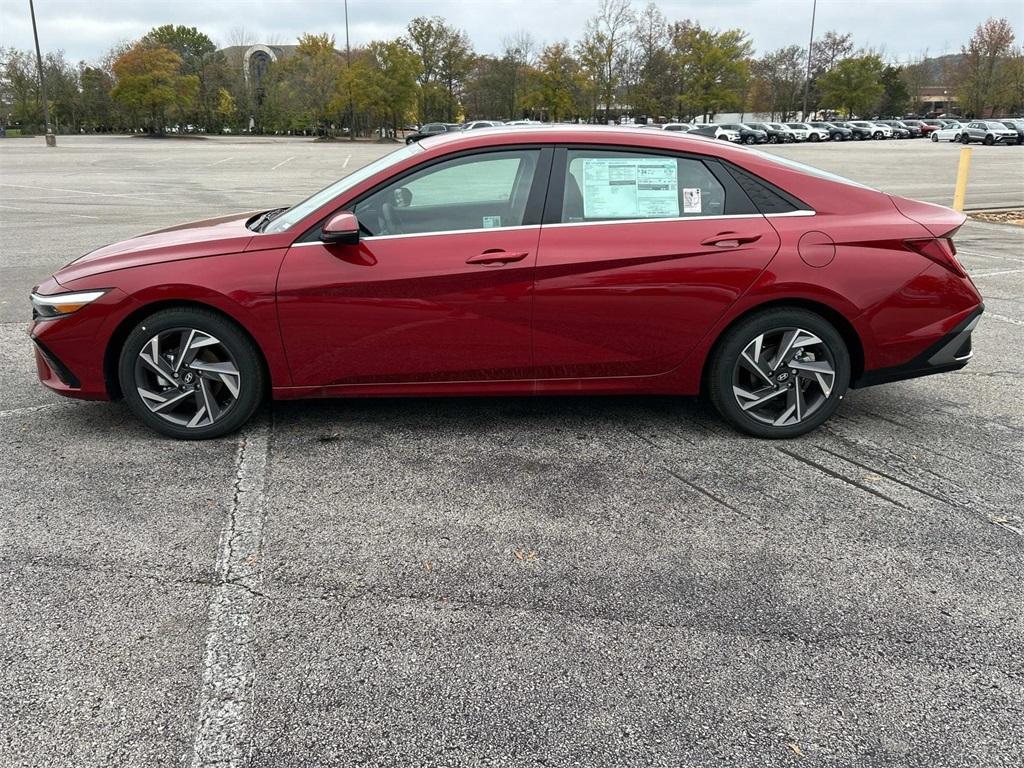 new 2025 Hyundai Elantra car, priced at $27,910