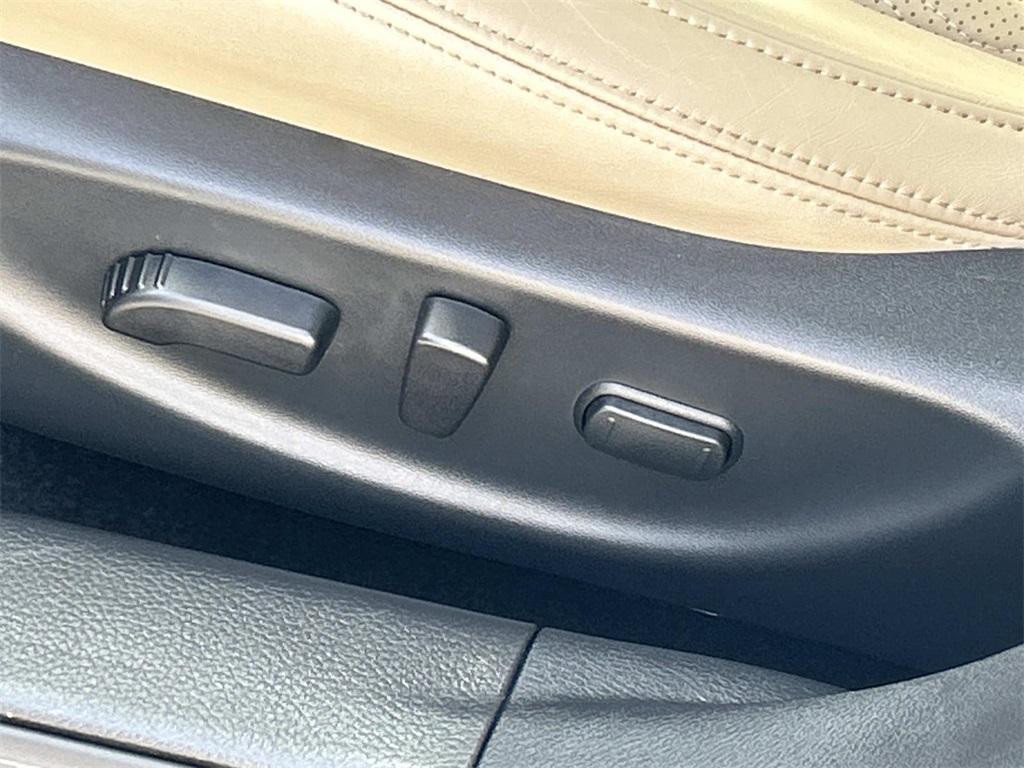 used 2023 Nissan Maxima car, priced at $34,701