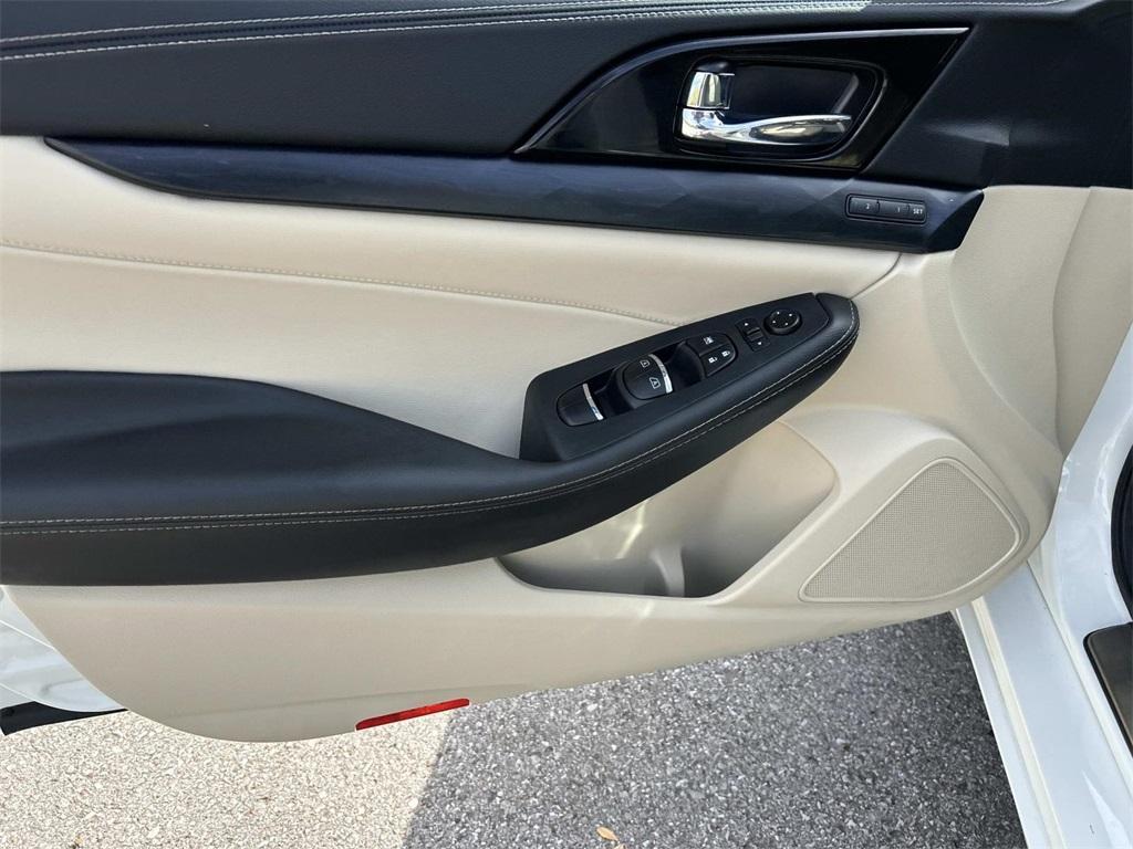 used 2023 Nissan Maxima car, priced at $34,701