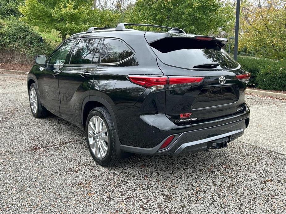 used 2021 Toyota Highlander car, priced at $36,921