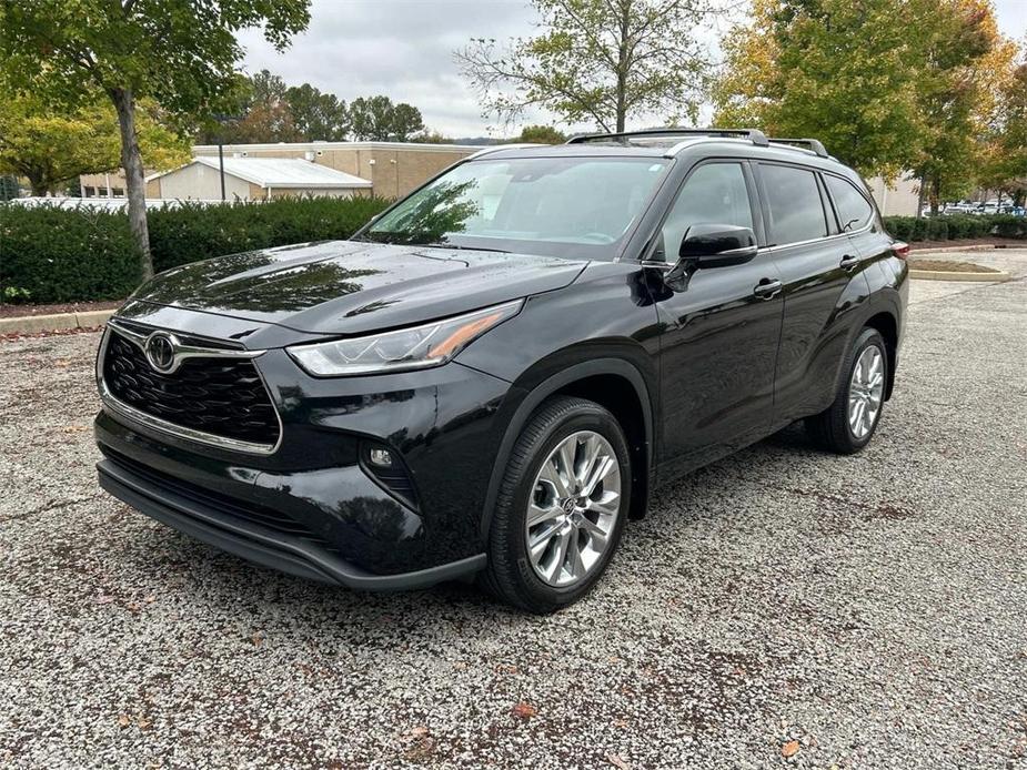 used 2021 Toyota Highlander car, priced at $36,921