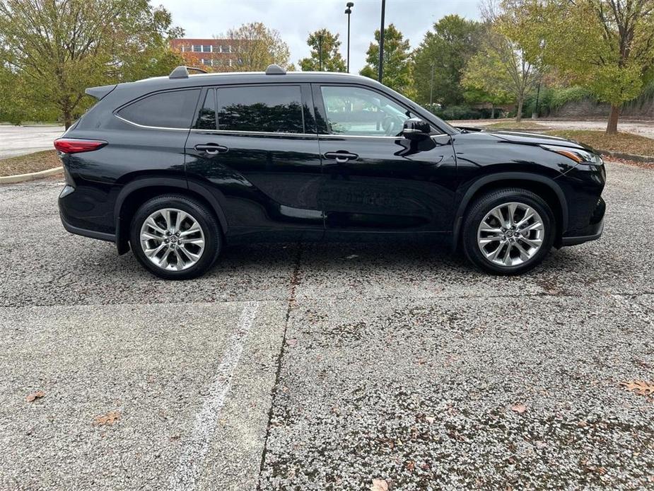 used 2021 Toyota Highlander car, priced at $36,921