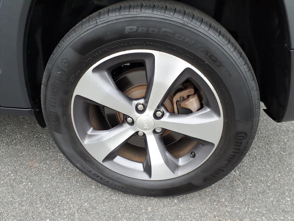 used 2022 Jeep Cherokee car, priced at $29,042