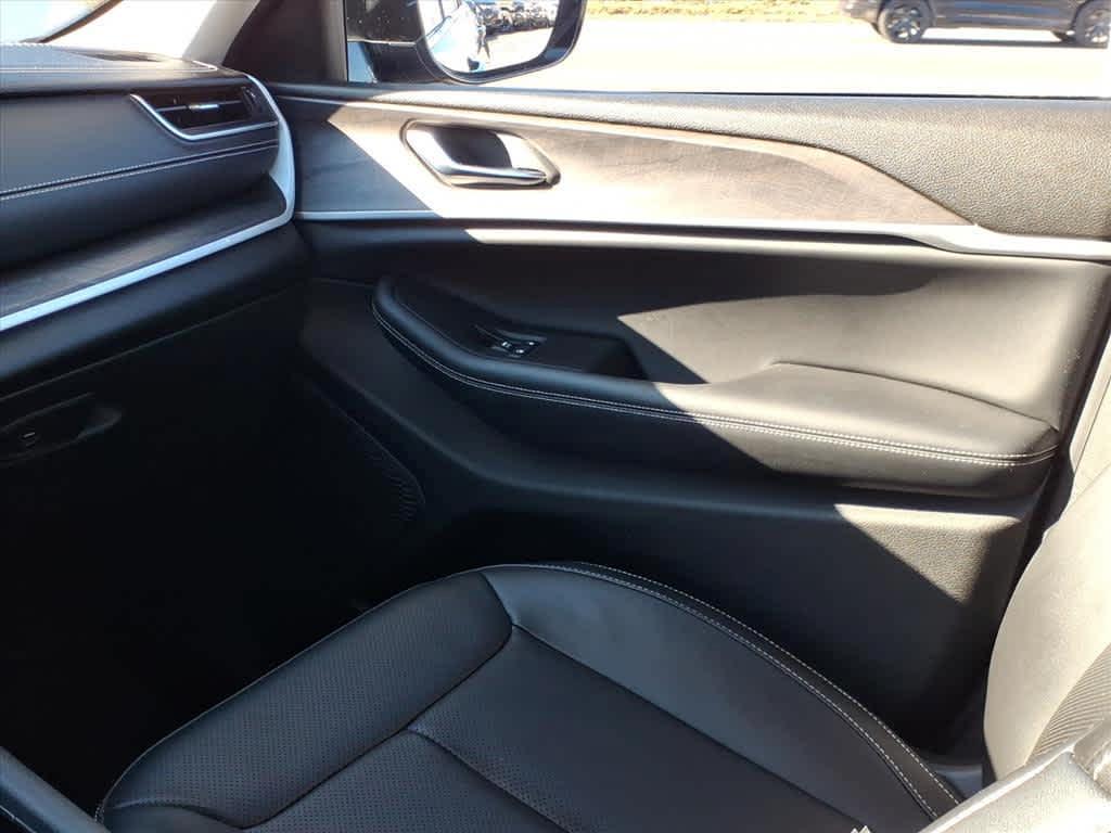 used 2023 Jeep Grand Cherokee car, priced at $35,569