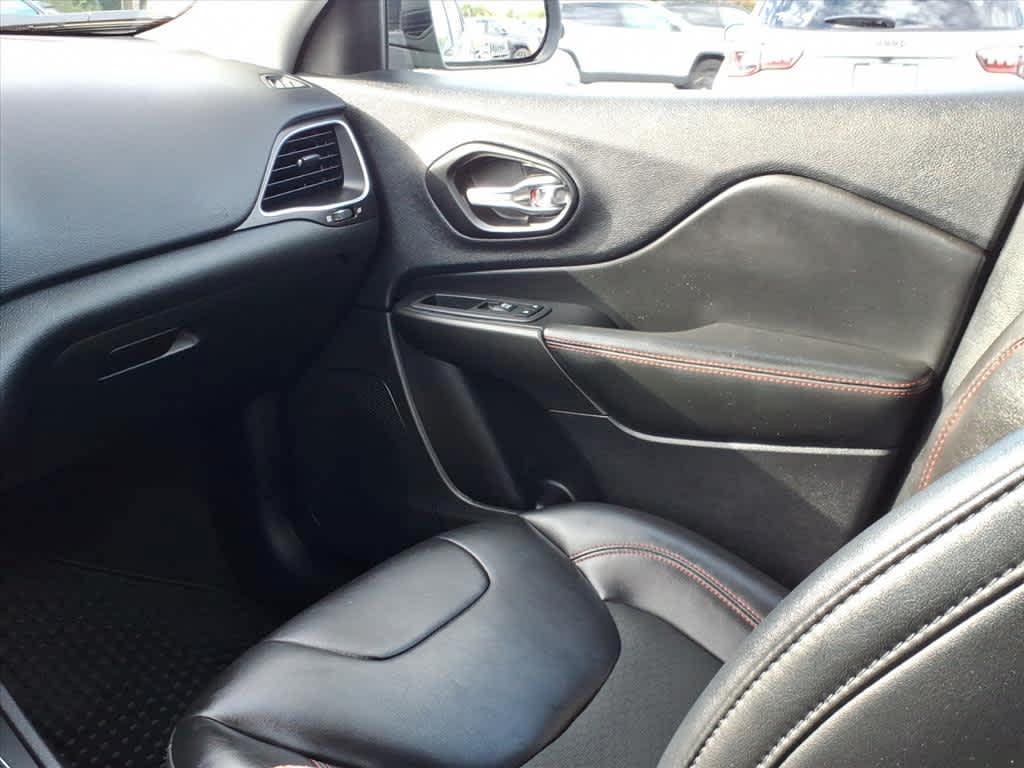 used 2022 Jeep Cherokee car, priced at $28,303