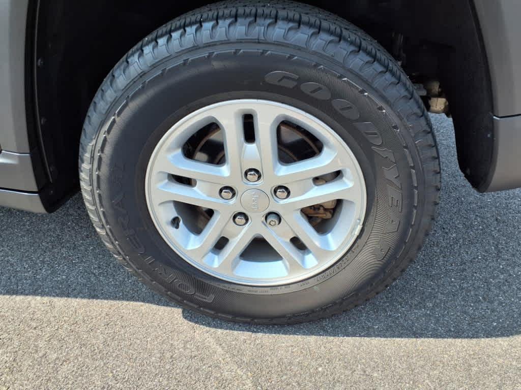 used 2023 Jeep Grand Cherokee car, priced at $33,495