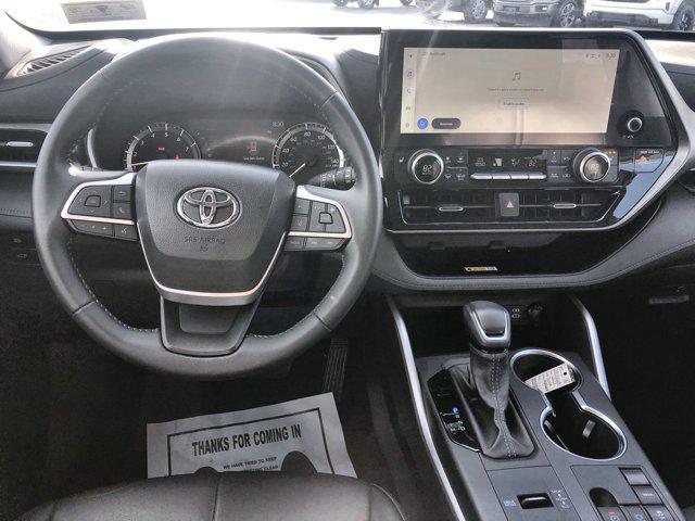 used 2023 Toyota Highlander car, priced at $38,500