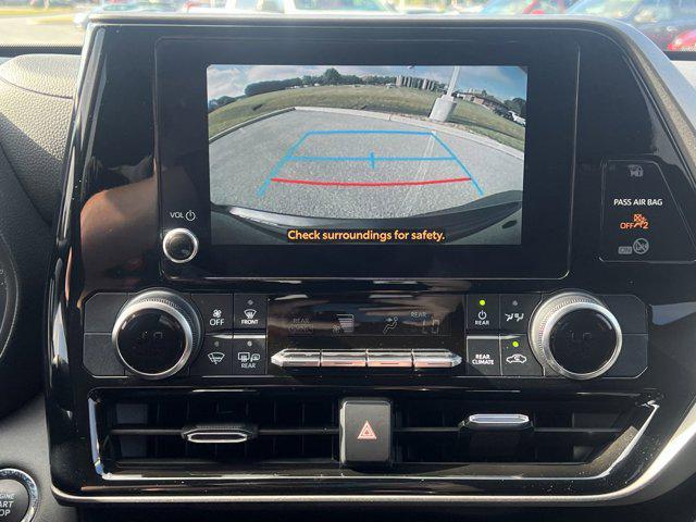used 2023 Toyota Highlander car, priced at $33,200