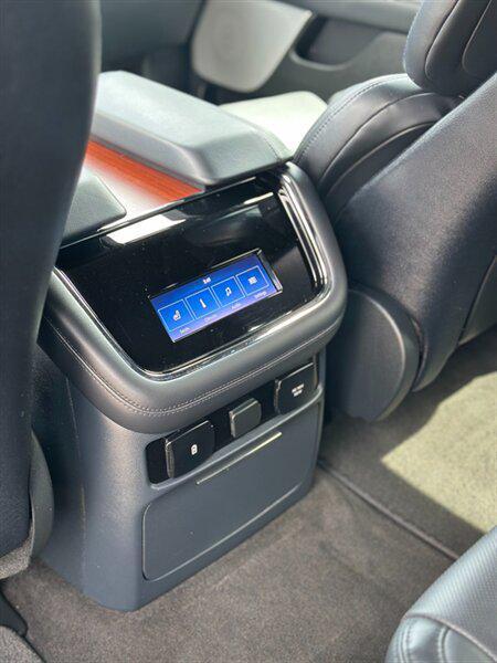 used 2023 Lincoln Navigator car