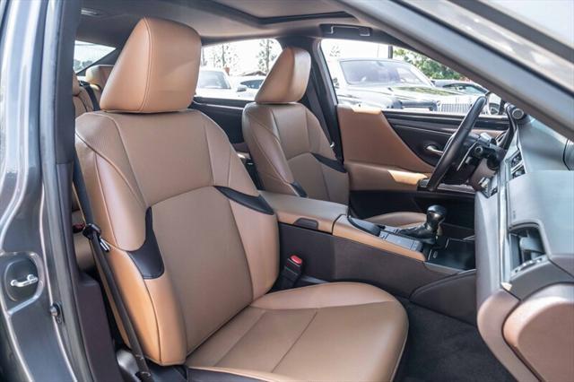 used 2021 Lexus ES 300h car, priced at $32,950