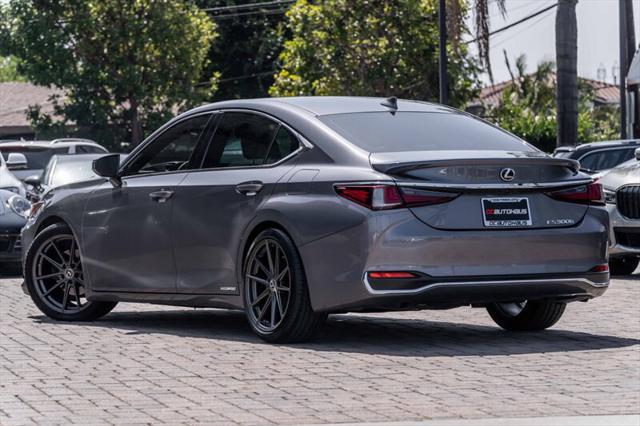 used 2021 Lexus ES 300h car, priced at $32,950