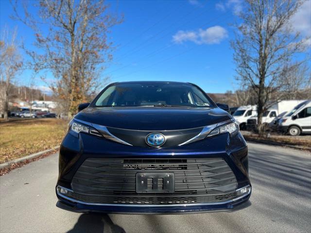 used 2023 Toyota Sienna car, priced at $40,999