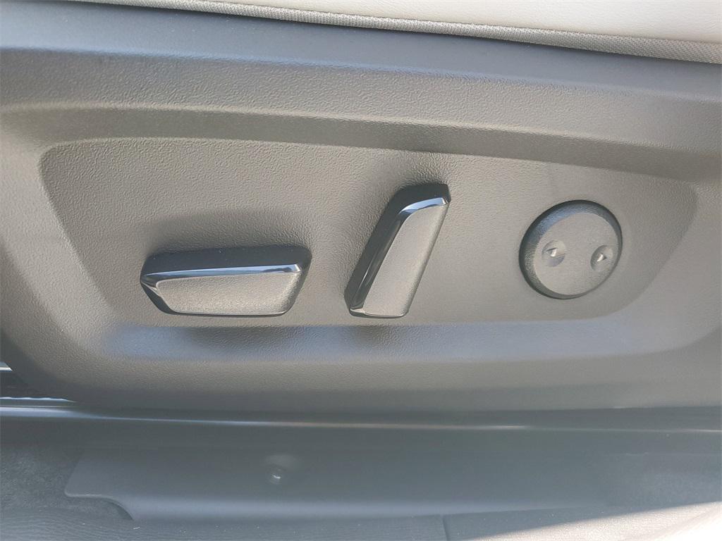 new 2025 Mitsubishi Outlander car, priced at $40,288