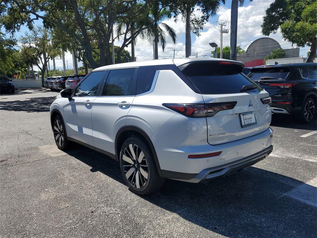 new 2025 Mitsubishi Outlander car, priced at $40,288
