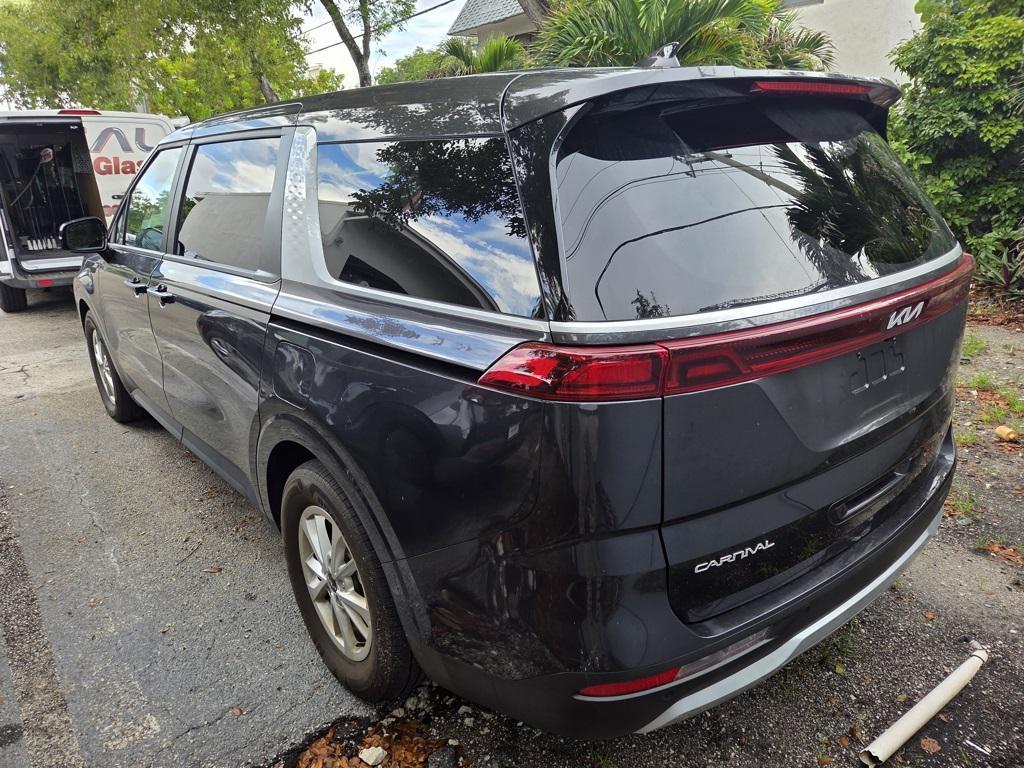 used 2024 Kia Carnival car, priced at $29,899