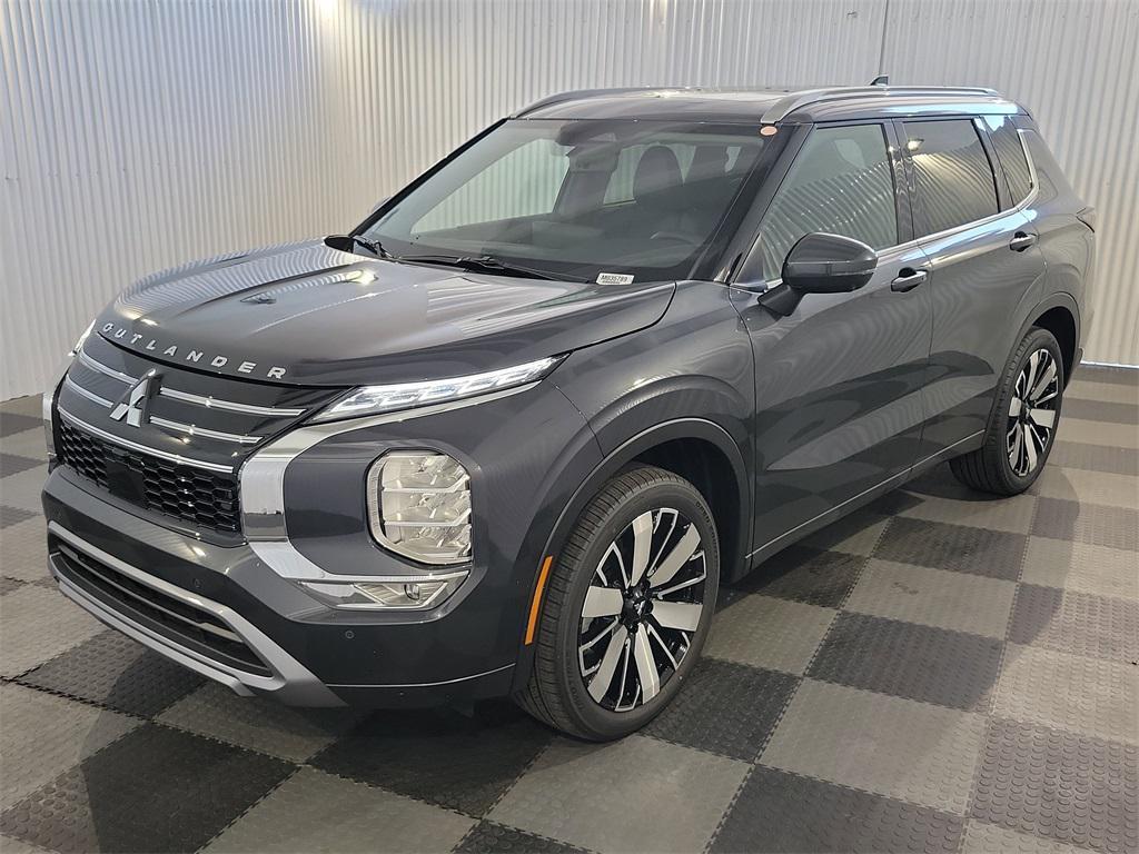 new 2025 Mitsubishi Outlander car, priced at $41,055