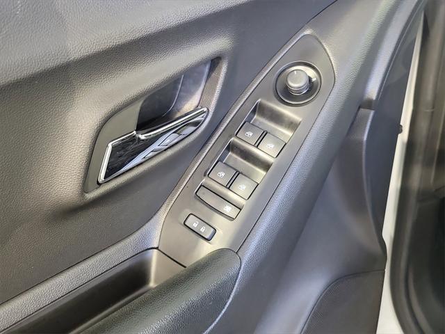 used 2022 Chevrolet Trax car, priced at $16,699