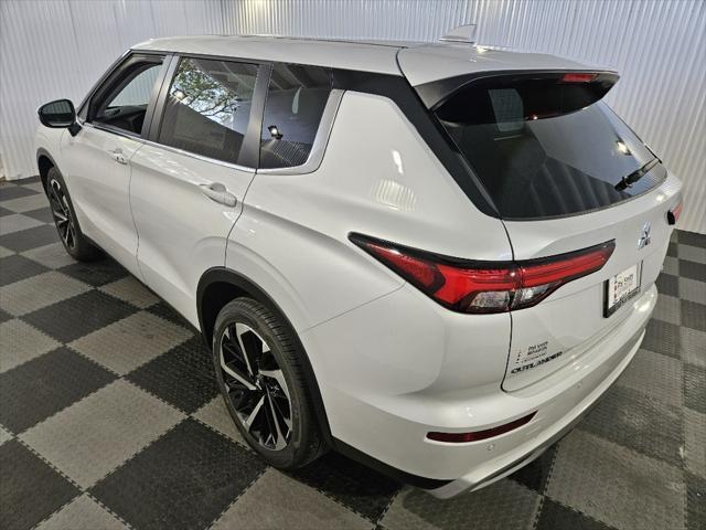 new 2024 Mitsubishi Outlander car, priced at $34,605