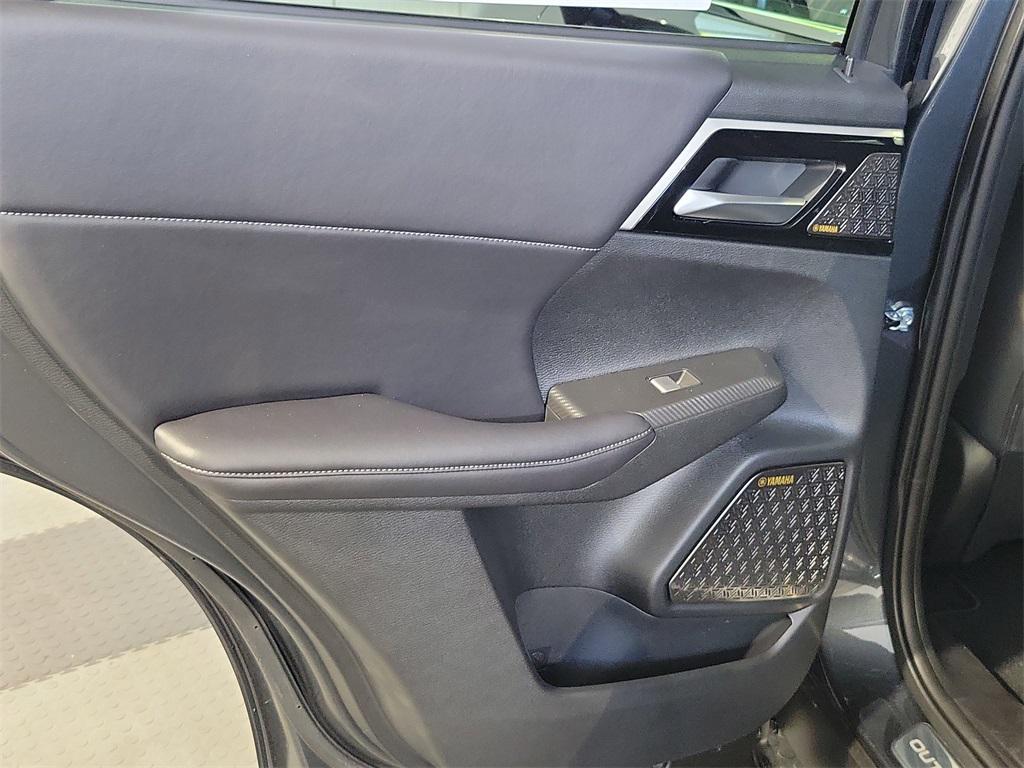 new 2025 Mitsubishi Outlander car, priced at $39,645