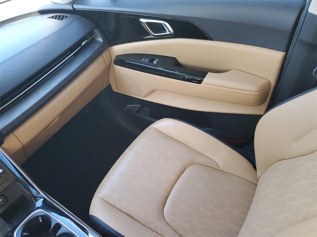 used 2024 Kia Carnival car, priced at $32,775