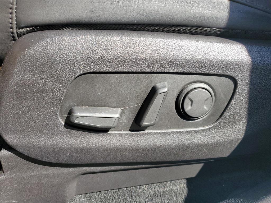 used 2024 Kia Carnival car, priced at $32,775