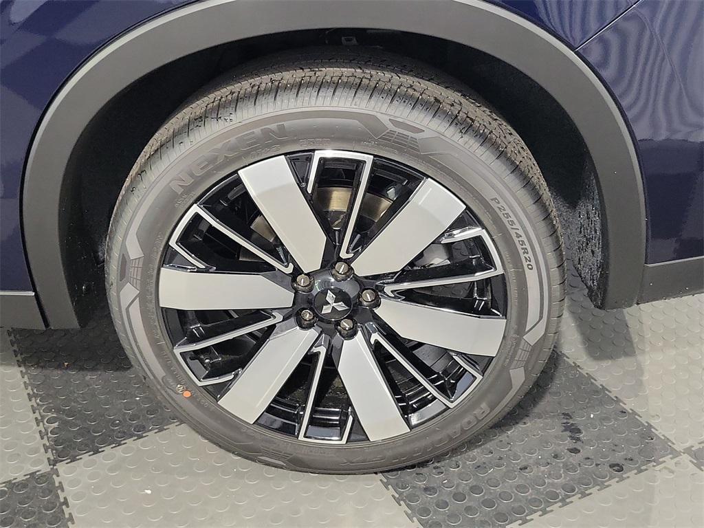 new 2025 Mitsubishi Outlander car, priced at $39,305