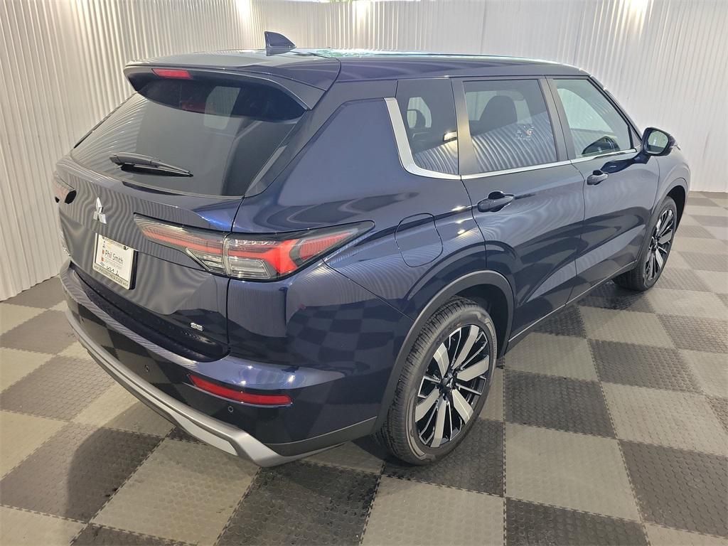 new 2025 Mitsubishi Outlander car, priced at $39,305