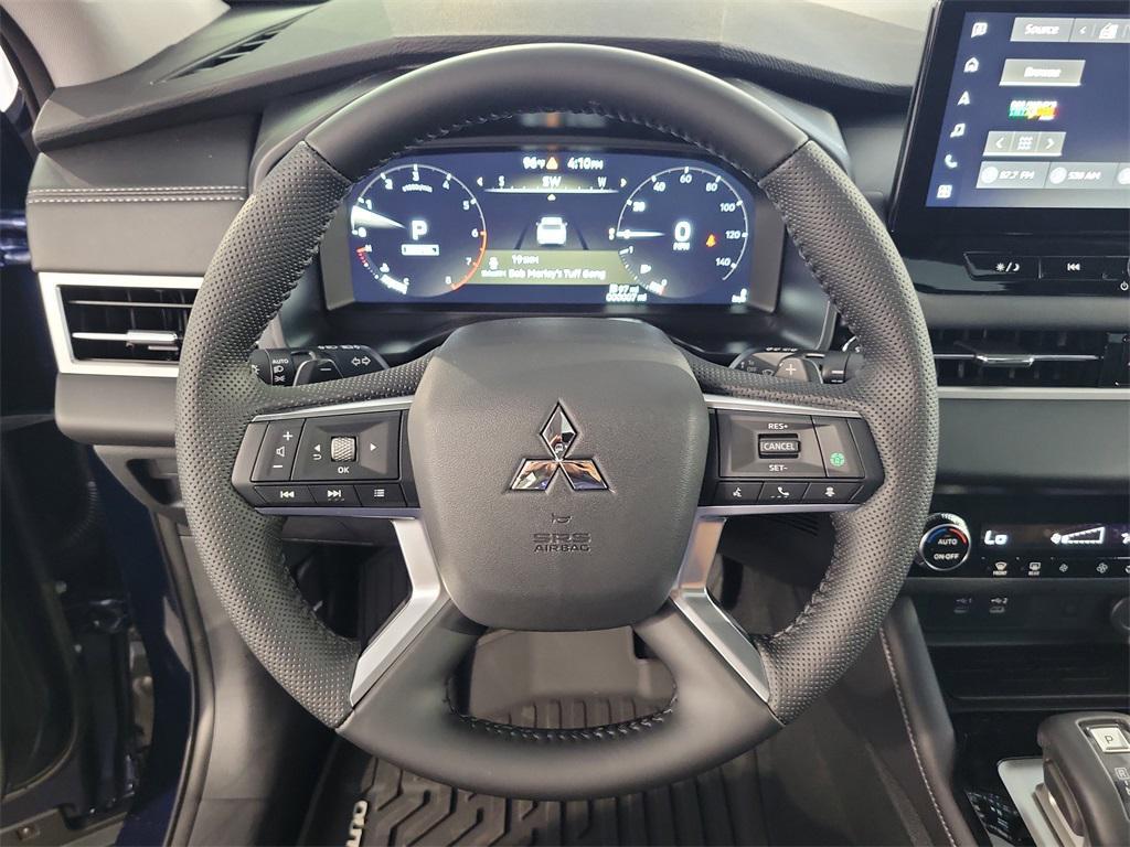 new 2025 Mitsubishi Outlander car, priced at $39,305