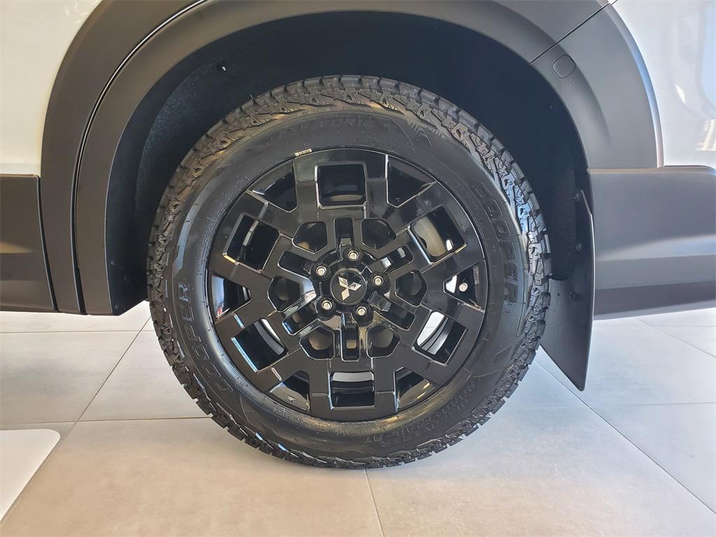 new 2025 Mitsubishi Outlander car, priced at $40,803