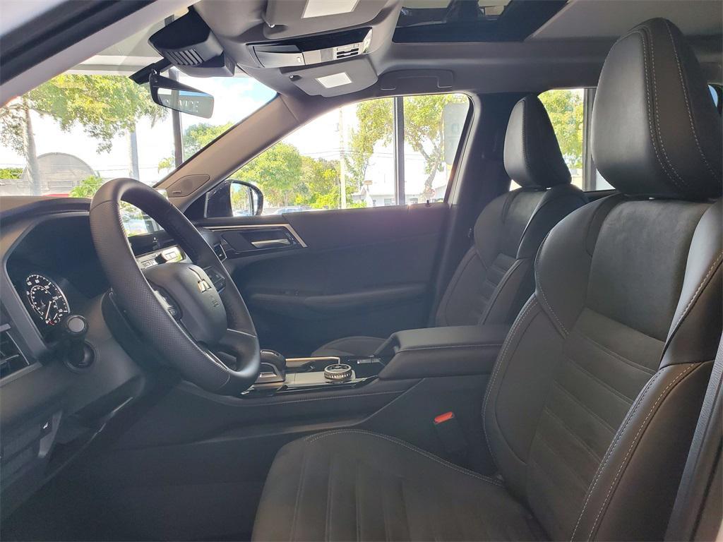new 2025 Mitsubishi Outlander car, priced at $40,803