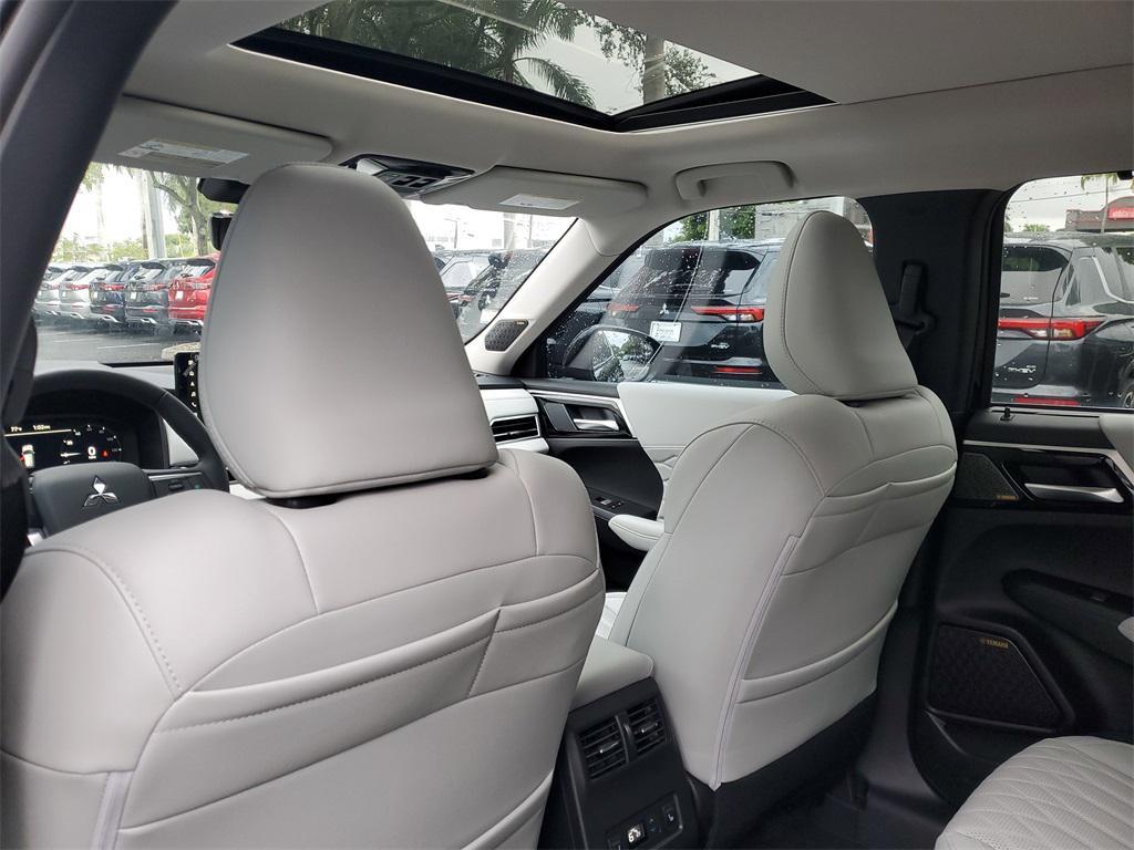 new 2025 Mitsubishi Outlander car, priced at $41,821