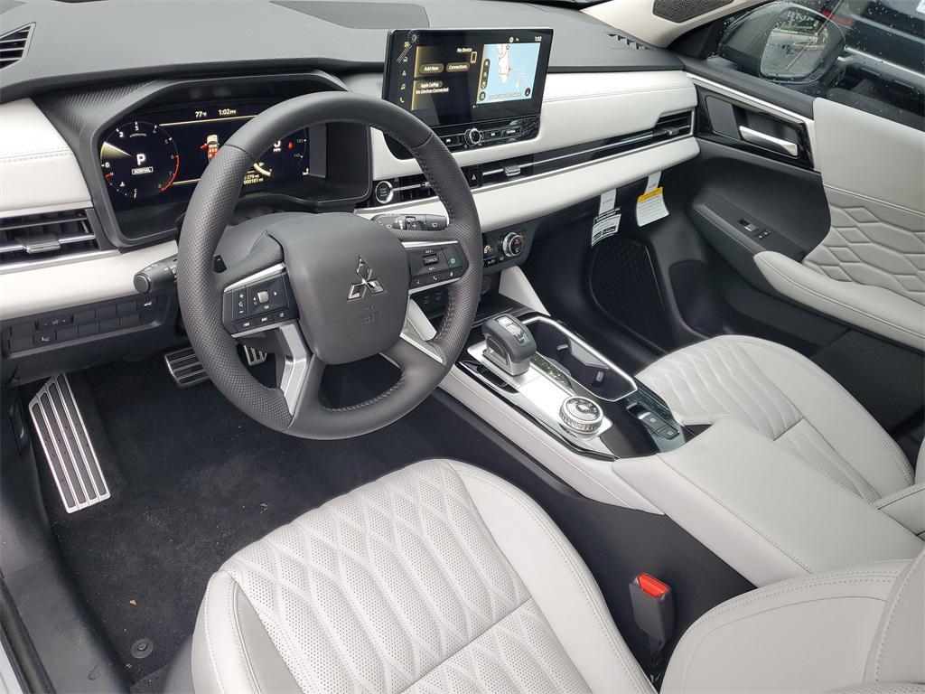 new 2025 Mitsubishi Outlander car, priced at $41,821