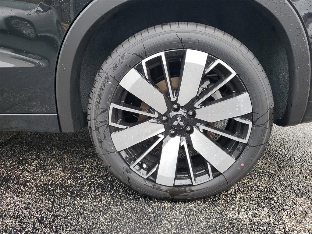 new 2025 Mitsubishi Outlander car, priced at $41,821