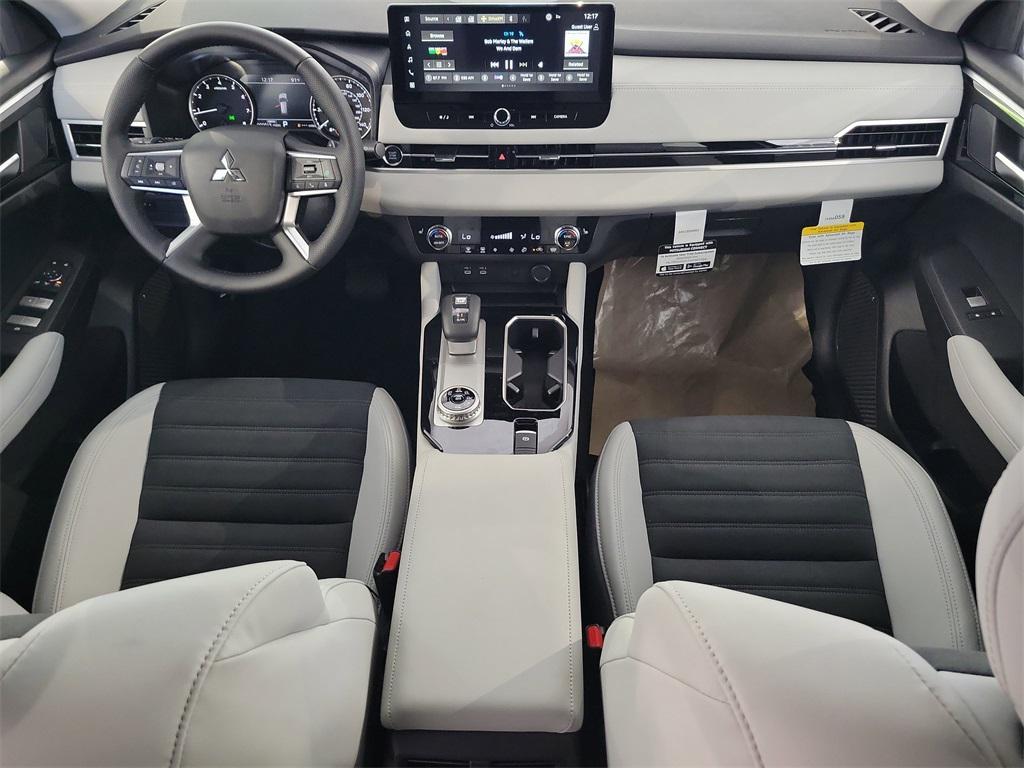 new 2025 Mitsubishi Outlander car, priced at $38,660