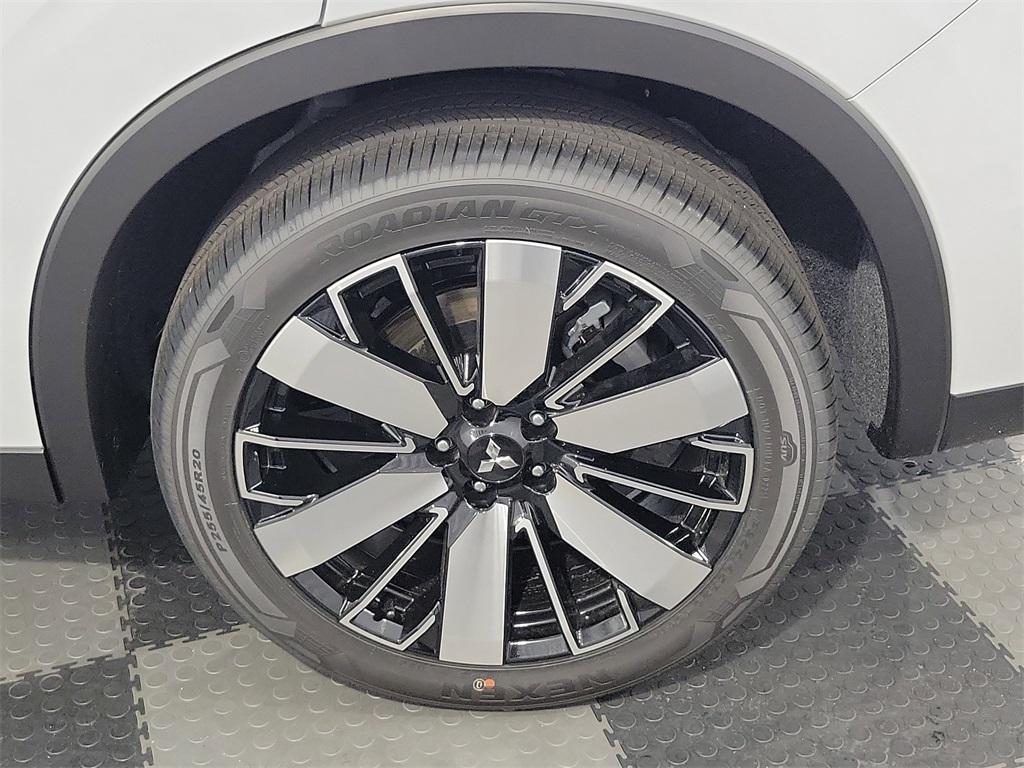 new 2025 Mitsubishi Outlander car, priced at $38,660